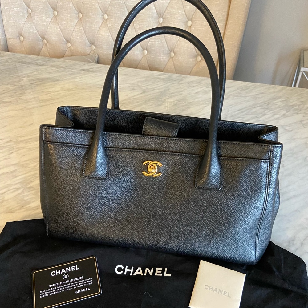 ✨SOLD✨Chanel Cerf Executive Small Tote